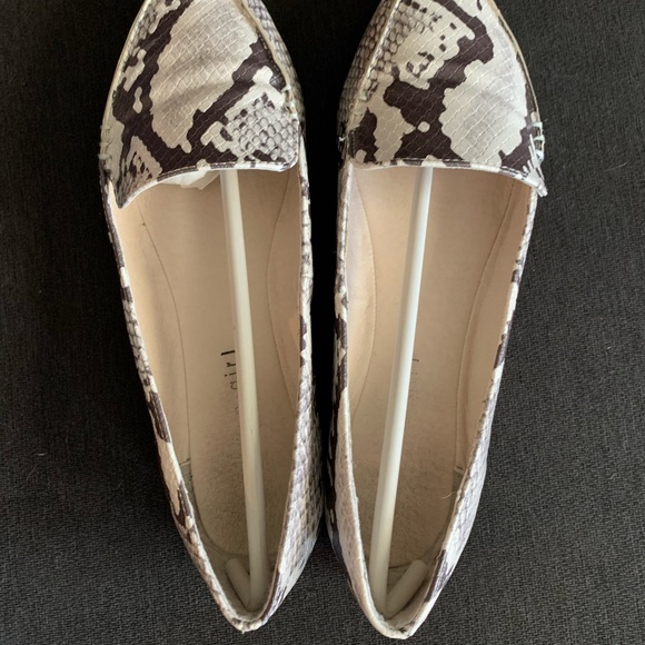 Snake Print Flats - Picture 2 of 5